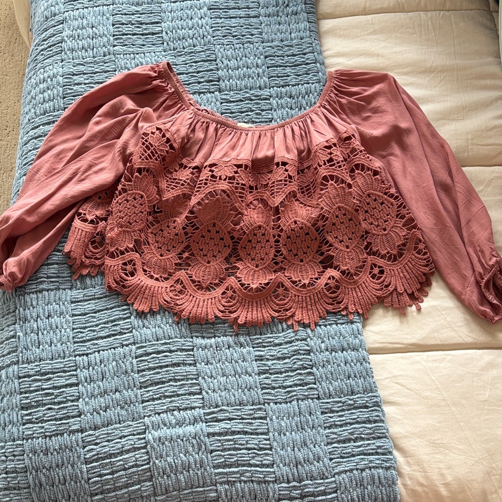 La Hearts Crochet Lace Blouse in Rosewood